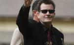 Charlie Sheen, somat să nu mai folosească imagini extrase din serialul "Doi bărbaţi şi jumătate"