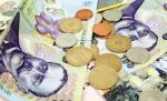 Leul s-a depreciat uşor faţă de euro, dolar şi francul elveţian. Vezi cursul valutar