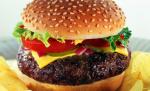 Primul hamburger cu carne artificială va putea fi preparat în octombrie
