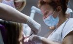 Troc la stomatolog: Un arădean şi-a dat maşina veche pentru o dantură nouă
