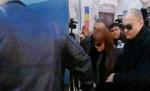 Eleva de la Jean Monnet a venit cu gărzile de corp la tribunal: Aproape că i-au călcat în picioare pe jurnalişti