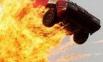 PRĂPĂD în trafic. O maşină a EXPLODAT în timp ce se afla în circulaţie