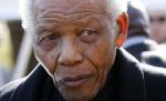 Nelson Mandela a fost spitalizat, dar se simte bine şi este într-o dispoziţie bună