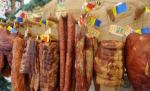 Mâncăm sare şi apă în loc de carne. Vezi aici ce mai conţin mezelurile de pe piaţă