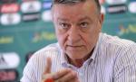 Un tânăr din Capitală susţine că este fiul lui Mircea Sandu şi cere să fie recunoscut oficial