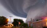Tornade devastatoare în SUA: Cel puţin 12 persoane au murit iar alte zeci au fost rănite