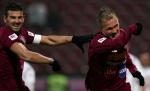 CFR Cluj rezistă o repriză în inferioritate şi urcă pe primul loc în Liga I