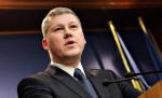 Ministrul Justiţiei, Cătălin Predoiu, în mijlocul protestatarilor de la Iaşi: "Nu demisia mea este soluţia"