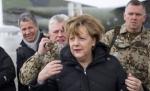 Angela Merkel, într-o vizită-surpriză în Afganistan. O retragere totală a armatei germane, prevăzută până în 2014