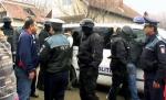 Razie de amploare în Ploieşti. Un întreg cartier a fost închis. Peste 200 de poliţişti participă la acţiune