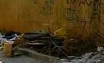 După topirea zăpezilor apar şi gunoaiele. Străzile din Bucureşti sunt pline de mizerie