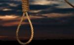 Primarul unei localităţi vâlcene, găsit spânzurat de un copac din apropierea casei sale