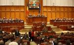Şedinţă... electro-şoc azi în Parlament! Mai mulţi aleşi s-au electrocutat în microfonul tribunei! Momente amuzante