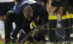 Muamba, fotbalistul prăbuşit pe teren, a început să meargă din nou. "Inima lui nu a bătut timp de 78 de minute"