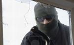 Patru persoane mascate au intrat într-o locuinţă din Cluj-Napoca. Vezi primele imagini de la locul atacului