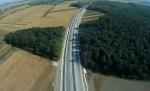 "Minunea", la un pas de realitate. Cea mai aşteptată autostradă, văzută din avion. La vară vom putea merge pe ea