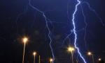 Avertizare de fenomene meteo periculoase. Ploi, descărcări electrice şi vânt puternic. Vezi prognoza meteo