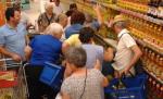 N-ai loc să arunci un ac în magazine. Vezi programul hipermarketurilor în perioada sărbătorilor de Paşte 