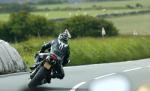 Antrenat într-o cursă nebună, un motociclist din Cluj-Napoca s-a ciocnit de un autoturism
