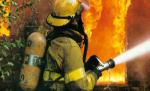 Accident urmat de un puternic incendiu pe DN6. Exista pericolul ca focul să se extindă la pădurea din apropiere