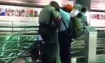 Tu câtă răbdare ai avea? Uite cum suportă un poliţist toanele unui cetăţean tulburat
