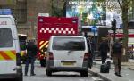 Un bărbat din Londra a paralizat un cartier întreg după ce s-a blocat înarmat într-o clădire