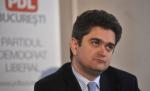 Paleologu, pe bicicletă, la depunerea candidaturii pentru Primăria Sectorului 1: Sunt prea fraier să iau şpagă