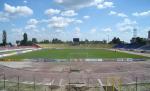 Piteşti. Un bărbat s-a urcat pe un stâlp al Stadionului "Nicolae Dobrin" şi ameninţă că se omoară
