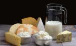 Brânzeturile - pericol real pentru români. Jumătate de tonă de lactate au fost retrase de pe piaţă de inspectorii ANPC