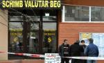 O femeie a vrut să jefuiască o casă de schimb valutar. A rănit-o pe casieră cu un cuţit
