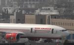 Aterizare de urgenţă pe aeroportul Otopeni. Un senzor de fum a alertat echipajul unei curse a companiei Air India