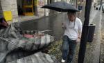 O femeie de 66 de ani a murit lovită de maşină, după ce a fost dezechilibrată de vânt