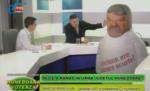 Uite ce face un primar cu o păpuşă gonflabilă, în direct, la TV