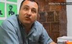Echipa de campanie a unui candidat PDL din Dâmboviţa, filmată în timp ce împărţea bani sătenilor