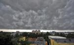Ploi torenţiale în week-end. Vezi aici cum va fi vremea în toată ţara