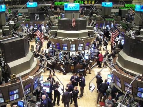Criza financiară pe Wall Street: Unul din cinci angajaţi îşi pierde postul