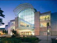 Piaţa românească de retail, mai bogată cu 18 centre comerciale, în 2009