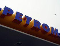 Se ieftineşte din nou benzina. La staţiile Petrom şi LukOil, vom plăti cu şase bani mai puţin pe litru