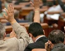 Uninominalul, tot pe liste. Ce şanse au candidaţii independenţi să intre în parlament