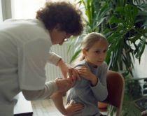 A început campania naţională de vaccinare împotriva cancerului de col uterin 
