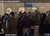 Aglomeraţie şi gaze lacrimogene în gări din cauza biletelor gratuite oferite de Guvern 