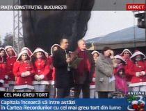 Nou record Guinness: Bucureştenii au cel mai greu tort cu frişcă şi fructe