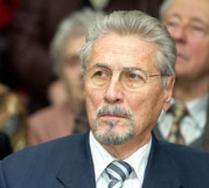 Emil Constantinescu cere Parlamentului comisie de anchetă pentru afirmaţiile lui Săftoiu