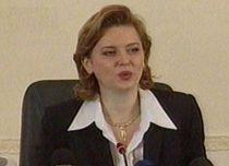 Planurile Robertei Anastase: Strângere de curea la achiziţii de maşini şi control real asupra Executivului