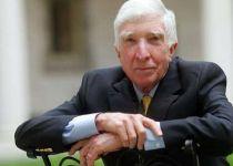 Scriitorul american John Updike a încetat din viaţa, la vârsta de 76 de ani