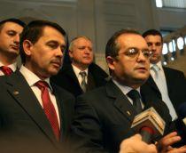 Sindicate: Guvernul nu mai concediază 20% din angajaţii administraţiei centrale, dar taie din sporuri şi alte beneficii

