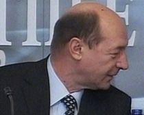 Trustul de presă al lui George Păunescu, preferat de Boc şi Băsescu pentru a transmite mesaje electorale