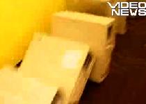 Domino cu PC-uri, sau cum să scapi de stress la birou (VIDEO)