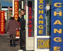 Moneda naţională, în uşoară depreciere. Vezi cursul BNR