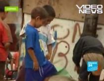 Mai bine dispreţuiţi şi discriminaţi, decât în România. Urmăriţi reportajul France 24 despre etnia romă